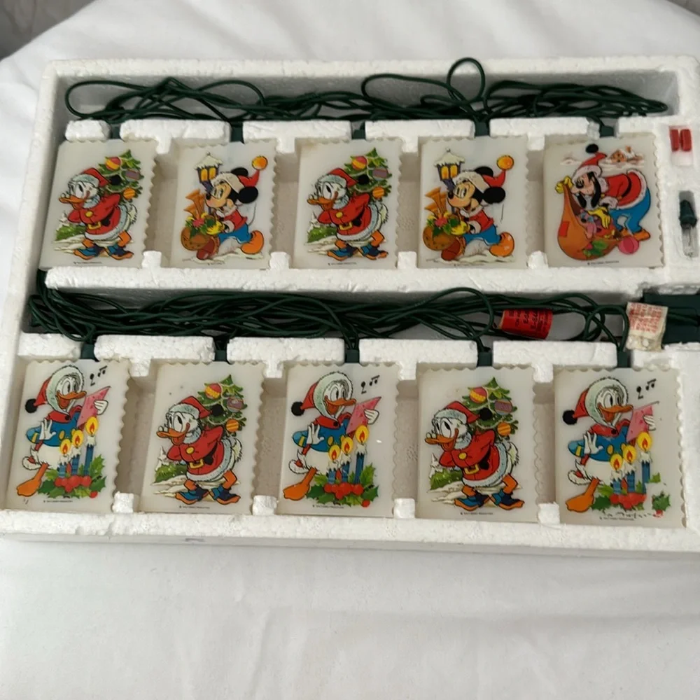 Disney Kurt S. Adler 10 Novelty Tree Lights Style #UL174 has flaw